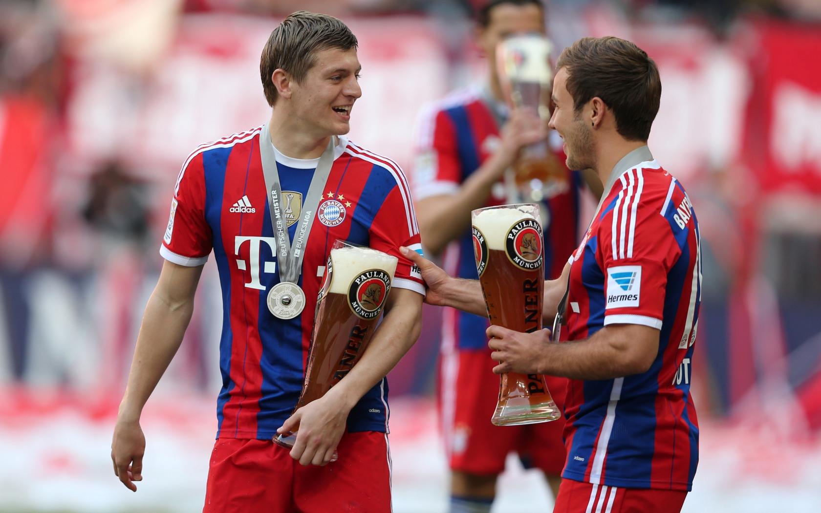 大逆转！阿根廷男排险胜芬兰 国际排联发文致敬德切科 世锦赛创纪录（惊险逆转！阿根廷男排力克芬兰，国际排联致敬德切科，世锦赛刷新纪录）