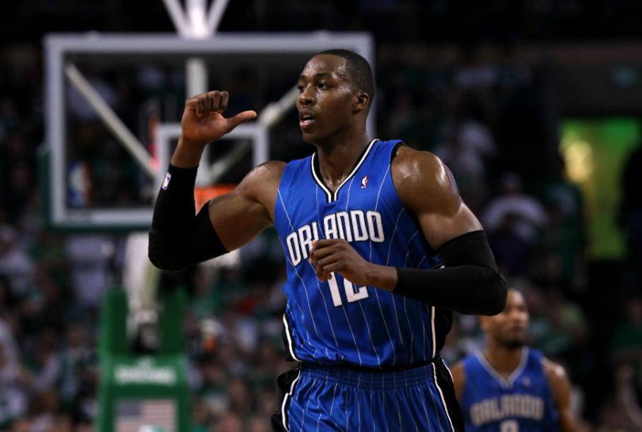 令人动容！残特奥会独腿飞人扑线摔破全国纪录（拼到最后一刻！残特奥会单腿短跑选手冲线摔倒刷新全国纪录）