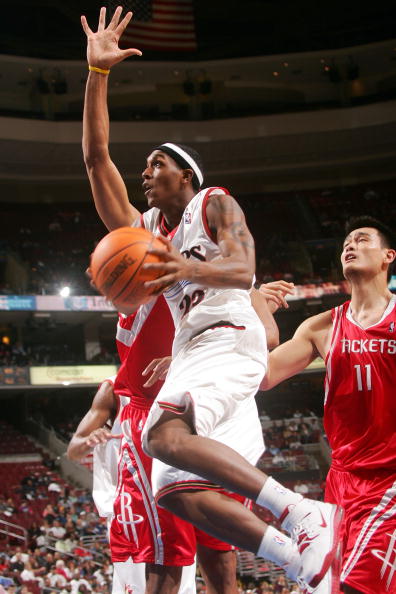 利物浦边锋强势发挥主宰比赛（利物浦翼锋火力全开统治全场）