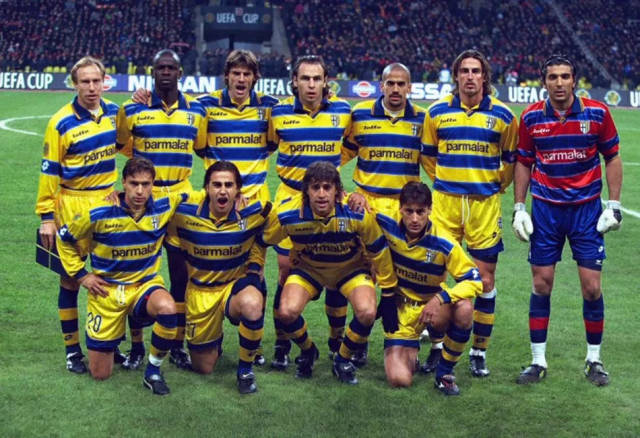 弗兰克：范德芬进球前我心想他要去哪，在场边喊让他快传球（弗兰克：范德芬进球前我还在想他往哪儿跑，场边不停催他赶紧传球）