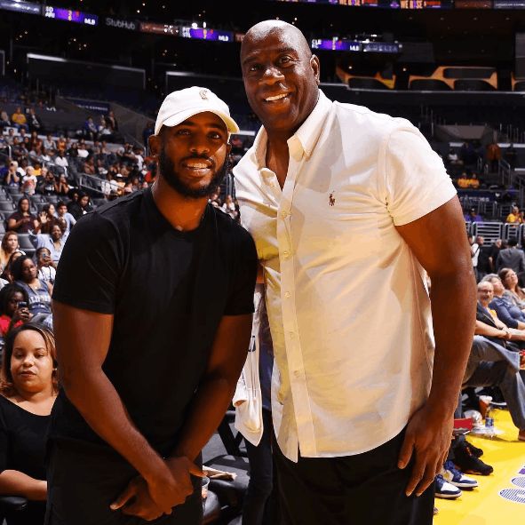 半场3-0萨格勒布迪纳摩，贝蒂斯队史第二次欧战上半时打进3球（贝蒂斯半场3-0领先萨格勒布迪纳摩，队史第二次欧战上半场打入三球）