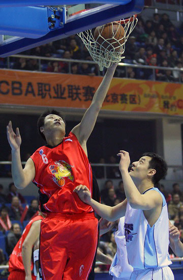 李玮锋：联赛中轴都是外援造成国足没人，这两年踢球孩子多了（李玮锋：外援占据联赛中轴致国足青黄不接，近两年踢球的孩子明显增多）